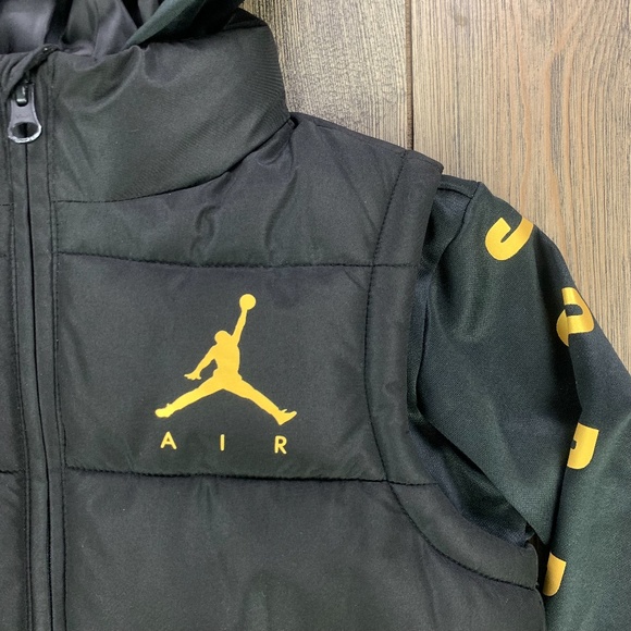 SOLD! Jordan Boys Jumpman Hooded Puffer Jacket Size XS/4 Ages 3-4 Years - Picture 5 of 10